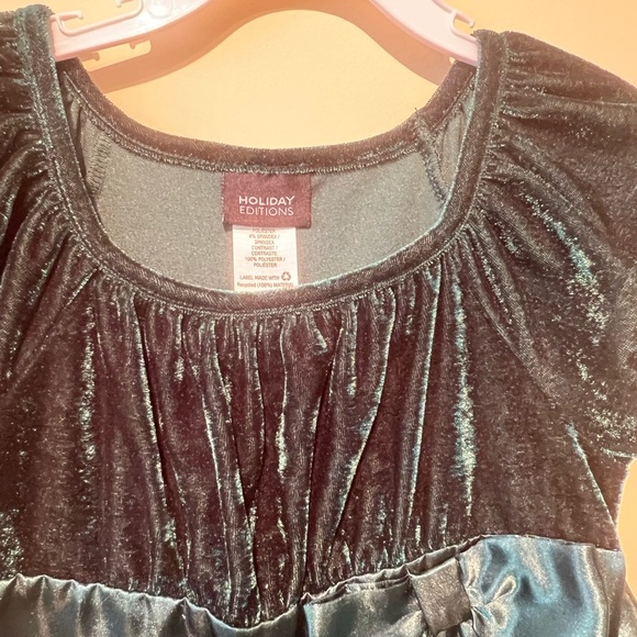 EUC Dark Green Velvet formal dress by Holiday Editions size XS - Picture 5 of 7